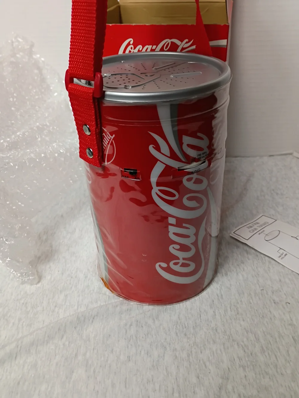 Vintage “Giant” Coke Can AM/FM Radio 1991